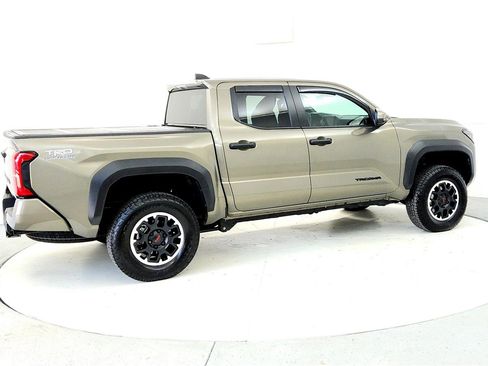 Used 2025 Toyota Tacoma TRD Off-Road image 6