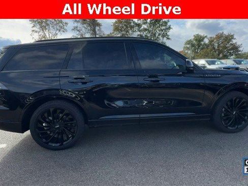 Used 2025 Lincoln Aviator Black Label image 11