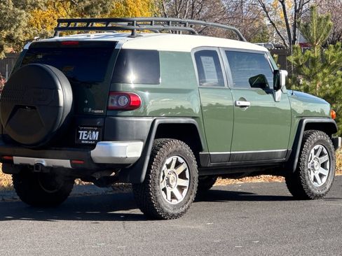 Used 2014 Toyota FJ Cruiser 4WD image 4