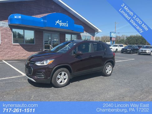 Used 2022 Chevrolet Trax LT w/ LT Convenience Package image 1
