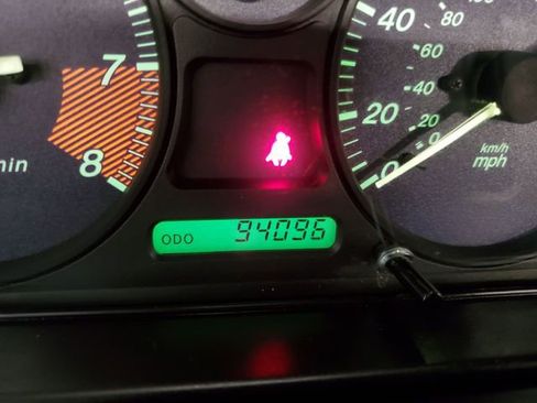 Used 1999 MAZDA MX-5 Miata RWD image 18