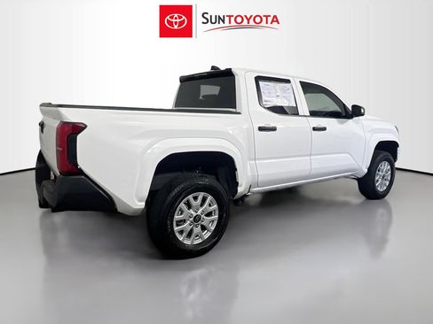 Used 2025 Toyota Tacoma SR image 4