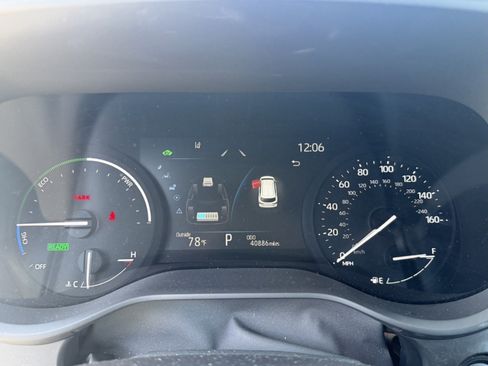 Used 2025 Toyota Sienna LE FWD image 15