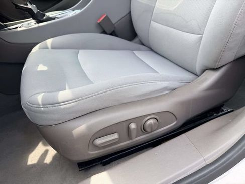 Used 2022 Chevrolet Malibu LT FWD image 15