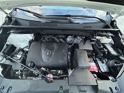 Used 2018 Toyota Highlander Plus AWD/4WD image 34