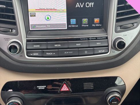 Used 2018 Hyundai Tucson Limited FWD image 11