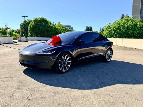 Used 2024 Tesla Model 3 Standard Range RWD image 19