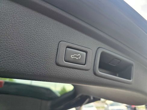 Used 2016 Subaru Forester 2.5i Limited w/ Popular Package #2 image 19