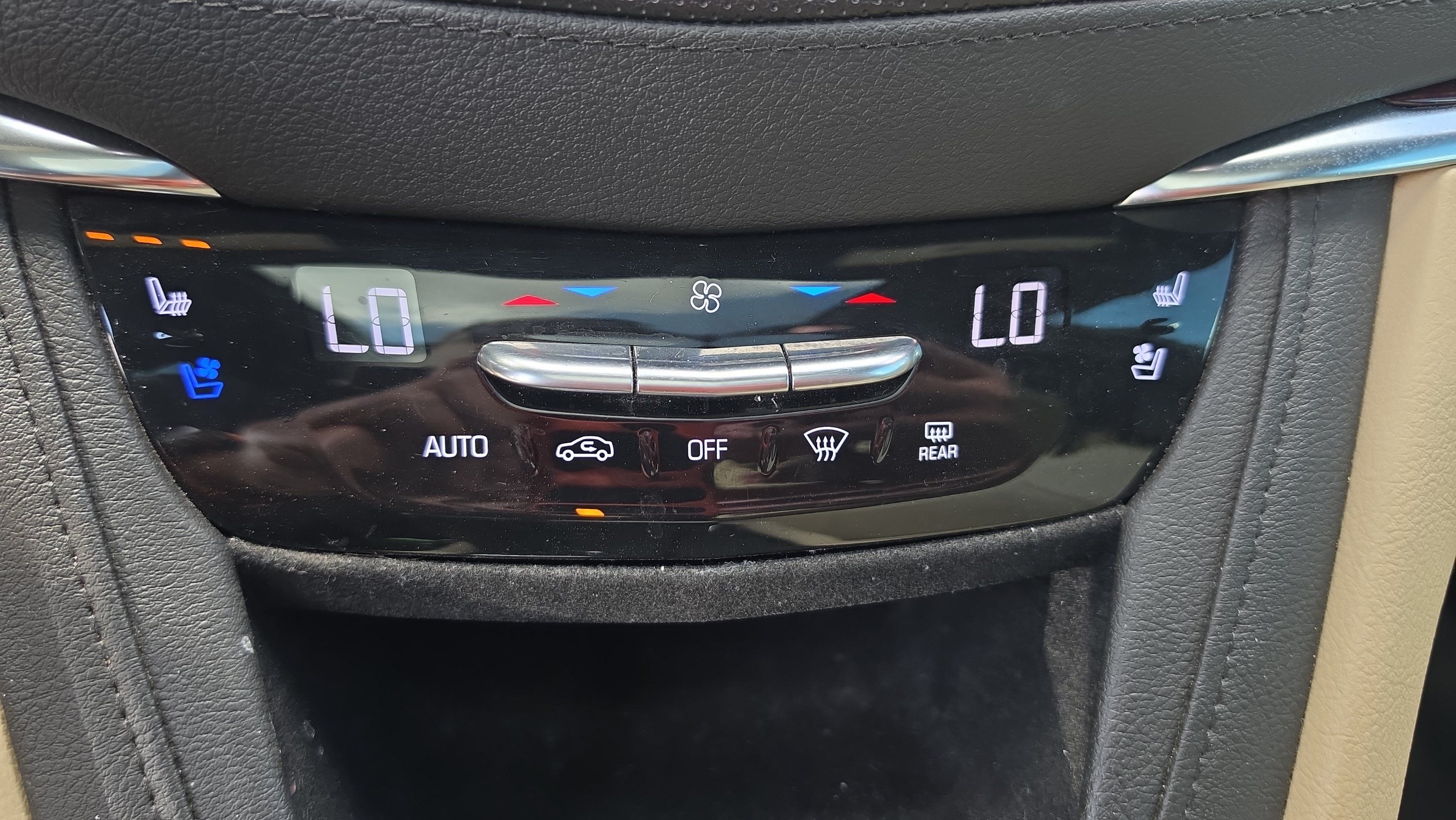 Used 2019 Cadillac XT5 Premium Luxury FWD image 18