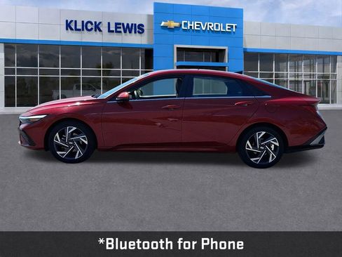 Used 2025 Hyundai Elantra SEL image 4