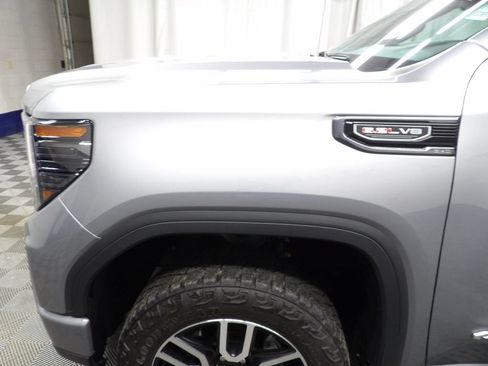 Used 2024 GMC Sierra 1500 AT4 w/ Technology Package AWD/4WD image 42