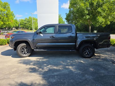 Used 2023 Toyota Tacoma SR5 w/ Technology Package RWD image 7