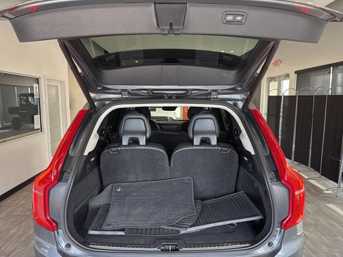 Used 2018 Volvo XC90 T6 Momentum w/ Convenience Package image 31