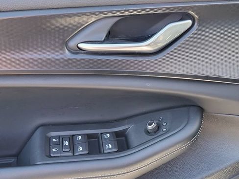 Certified 2025 Jeep Grand Cherokee Altitude AWD/4WD image 8