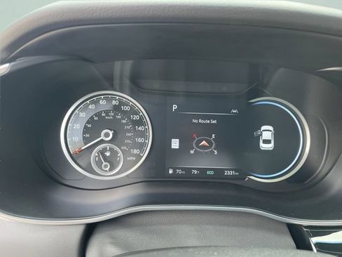 Used 2025 Genesis G70 3.3T Advanced w/ Sport Prestige Package AWD/4WD image 39