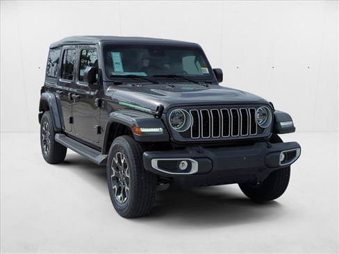 New 2025 Jeep Wrangler Unlimited Sahara w/ Safety Group AWD/4WD image 7