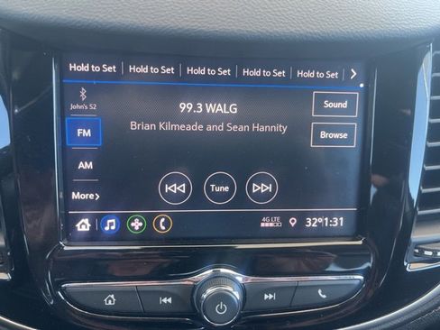 Used 2020 Chevrolet Trax LT w/ LT Convenience Package image 15