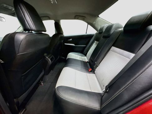 Used 2014 Toyota Camry SE FWD image 24