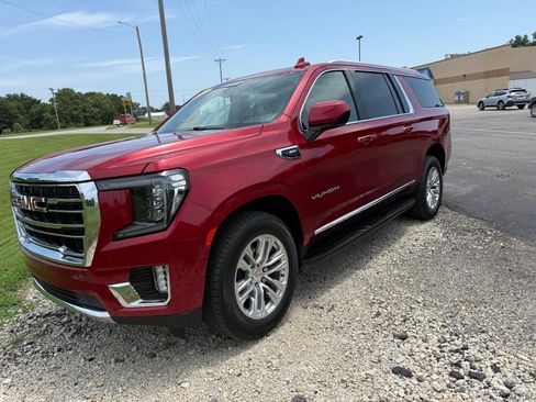 Used 2023 GMC Yukon XL SLT AWD/4WD image 1