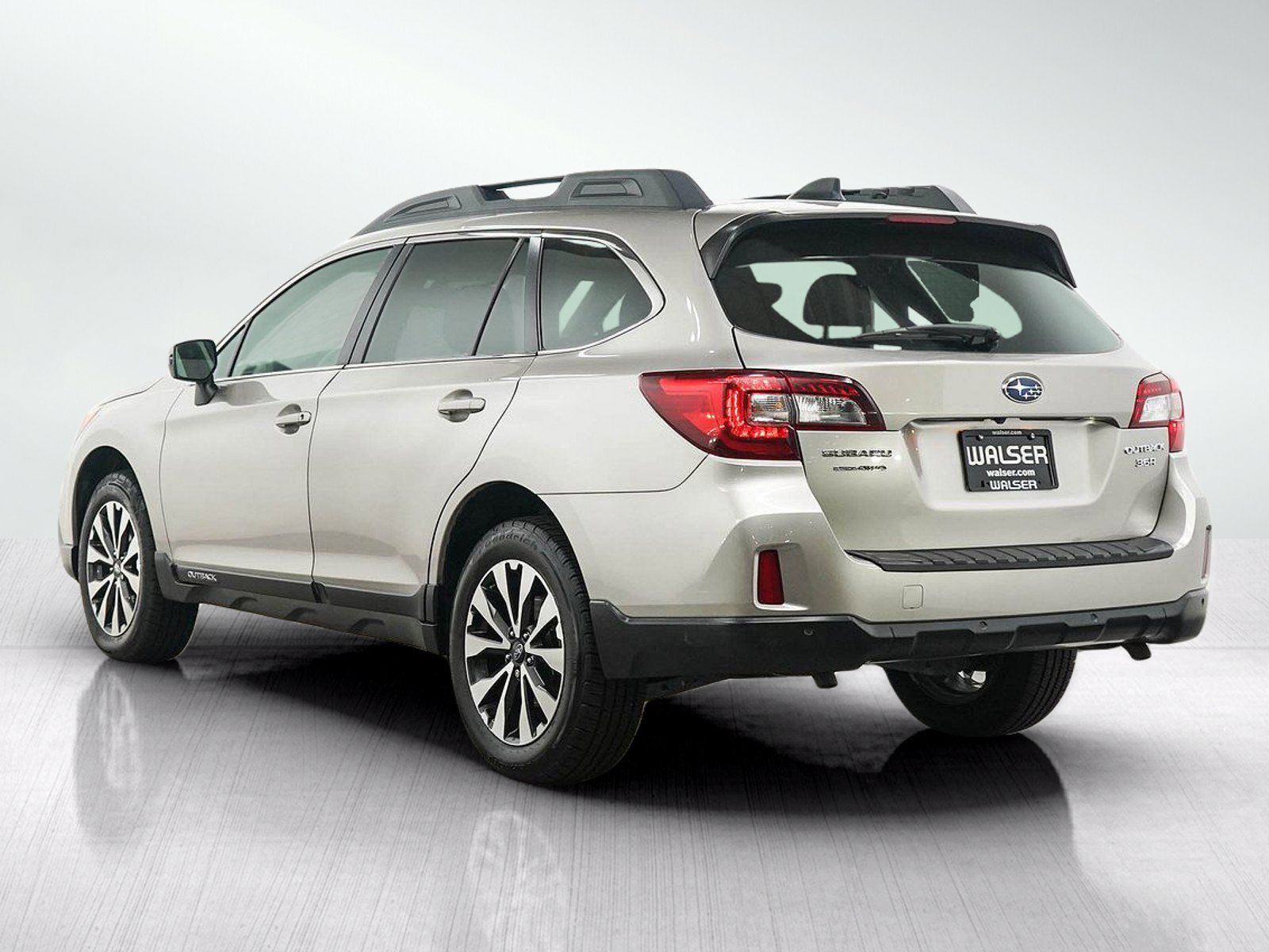 Used 2017 Subaru Outback 3.6R Limited AWD/4WD image 3