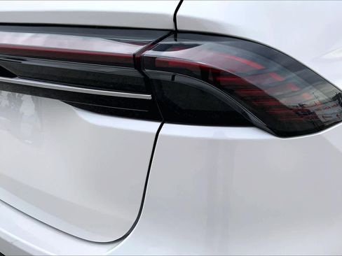 Used 2024 Lincoln Nautilus Premier image 29