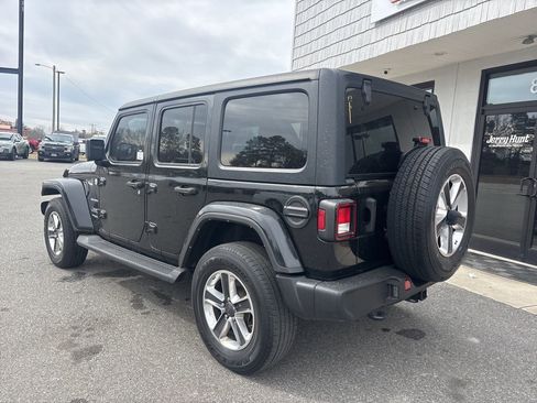 Used 2022 Jeep Wrangler Unlimited Sahara image 6