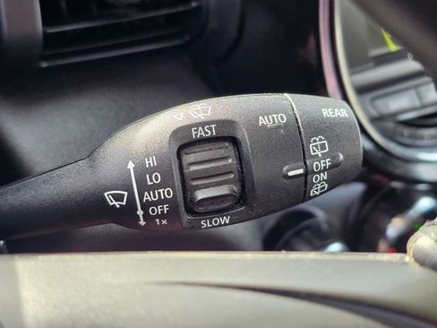 Used 2018 MINI Cooper 2-Door Hardtop w/ Cold Weather Package image 35