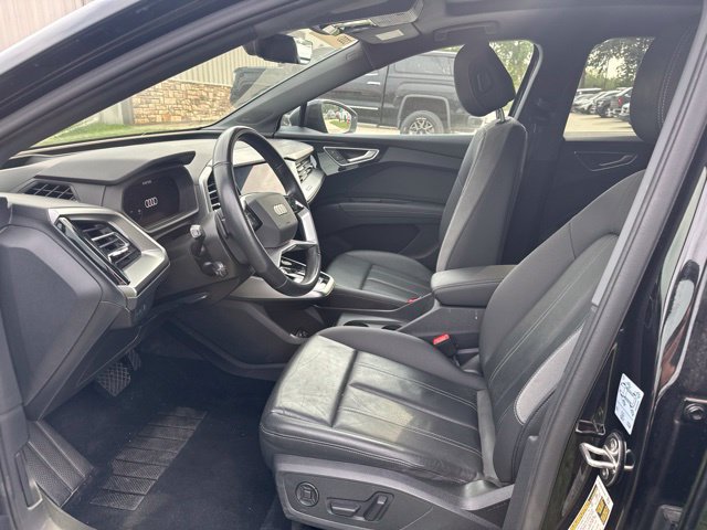 Used 2024 Audi Q4 e-tron Prestige w/ Black Optic Package AWD/4WD image 5