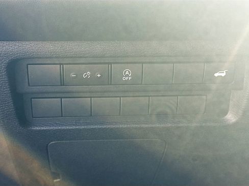 New 2026 Mitsubishi Outlander SE image 10