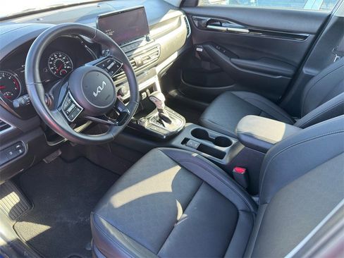 Used 2023 Kia Seltos SX image 10