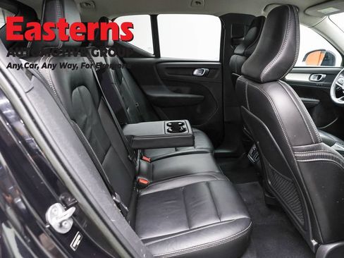 Used 2022 Volvo XC40 T5 Momentum AWD/4WD image 23