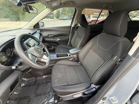 Used 2021 Nissan Kicks SV FWD image 12