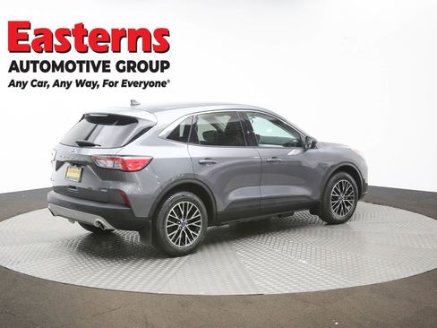 Used 2022 Ford Escape SE w/ Cold Weather Package FWD image 39