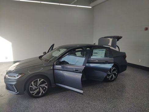 New 2026 Volkswagen Jetta SEL image 28