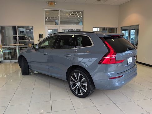Used 2022 Volvo XC60 B5 Momentum w/ Advanced Package image 3
