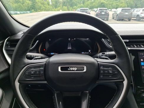 Used 2022 Jeep Grand Cherokee L Laredo AWD/4WD image 20