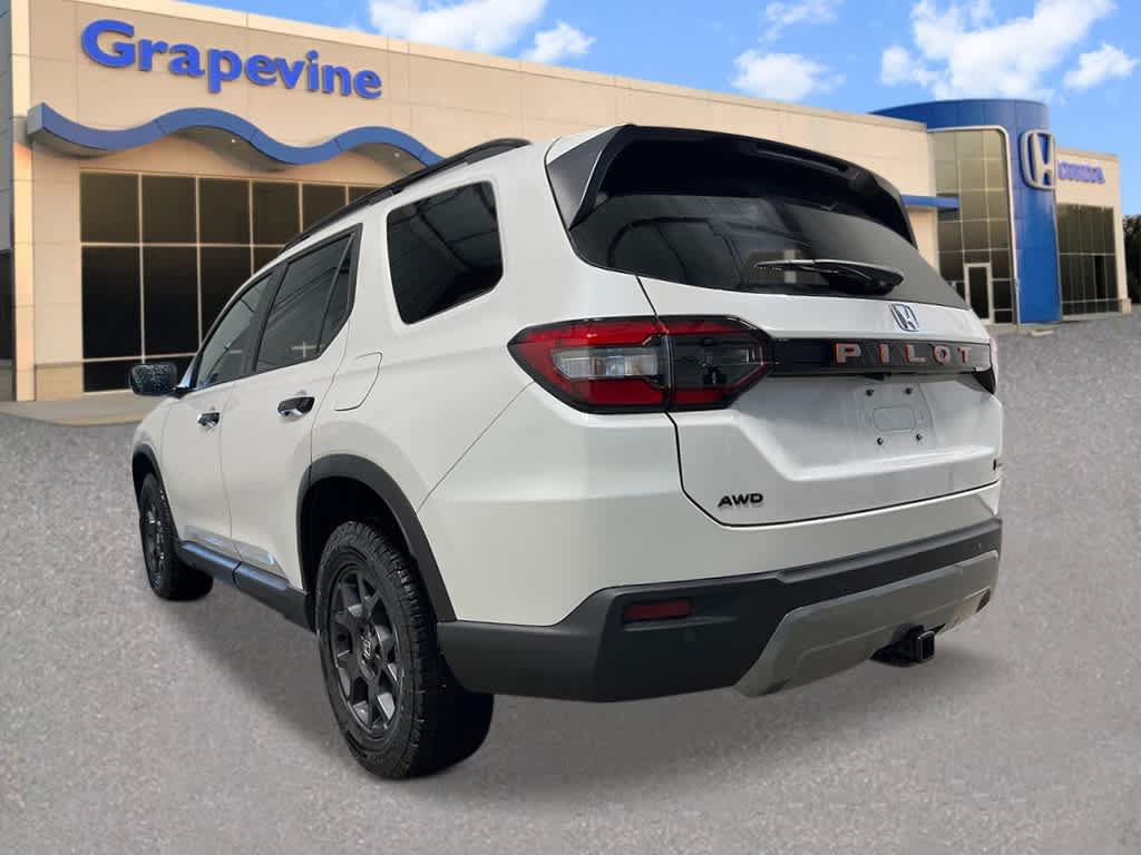 New 2026 Honda Pilot TrailSport image 3
