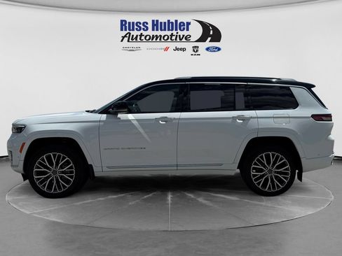 Used 2022 Jeep Grand Cherokee L Summit w/ Advanced Protech Group IV AWD/4WD image 2