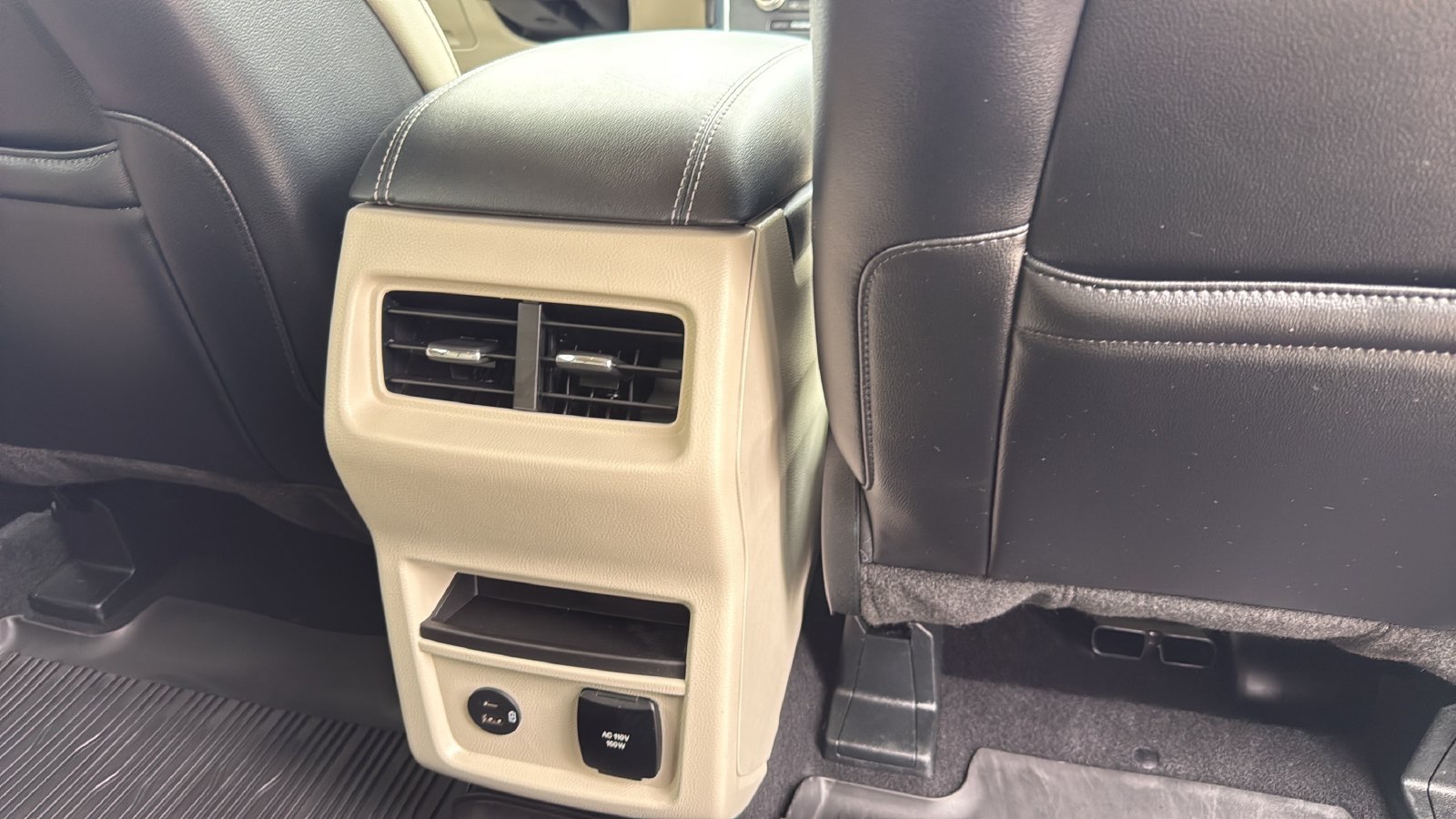 Used 2022 Ford Edge Titanium AWD/4WD image 27