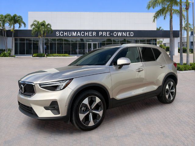 Certified 2024 Volvo XC40 B5 Plus AWD/4WD image 3
