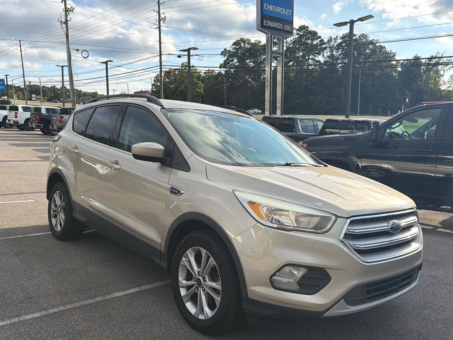 Used 2018 Ford Escape SE FWD image 4
