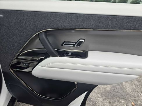 New 2026 Land Rover Range Rover Sport SE AWD/4WD image 13