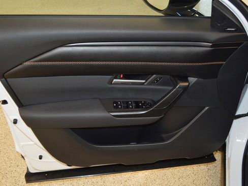 Used 2025 MAZDA CX-50 AWD 2.5 Turbo w/ Weather Package image 14