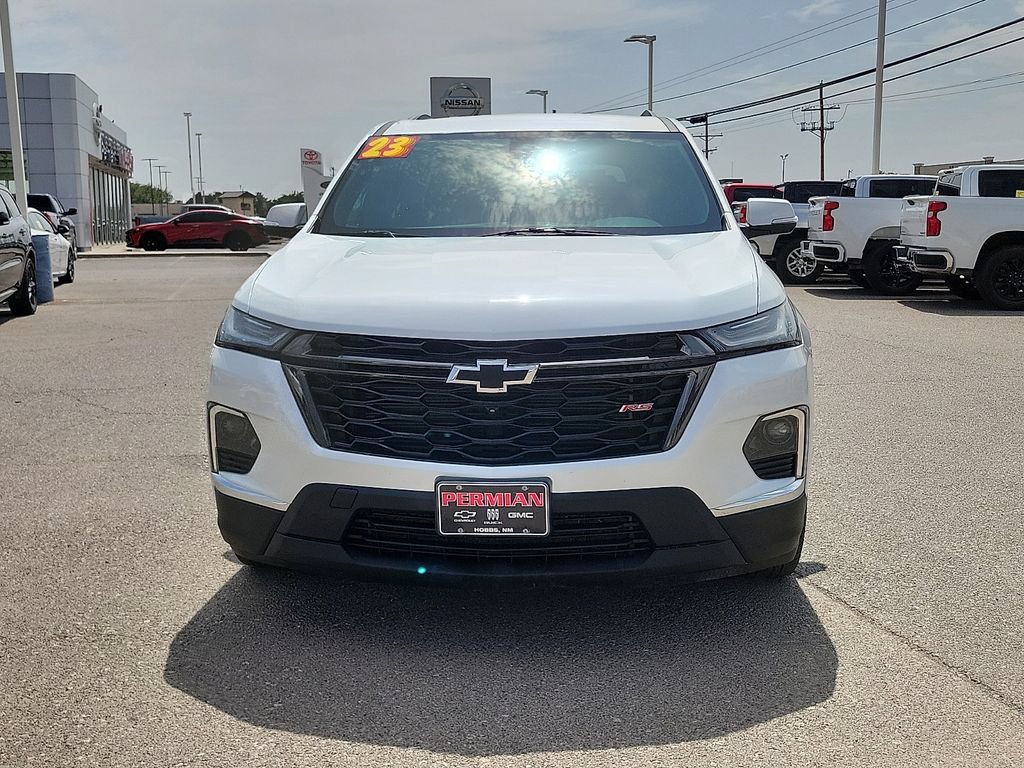Used 2023 Chevrolet Traverse RS FWD image 3