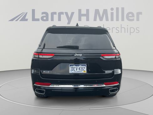Used 2024 Jeep Grand Cherokee Overland w/ Luxury Tech Group IV AWD/4WD image 4