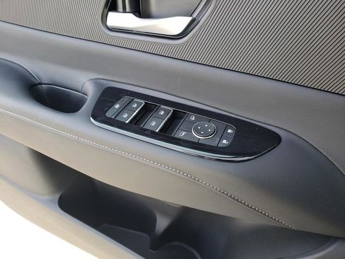 Certified 2025 Nissan Murano SV image 31