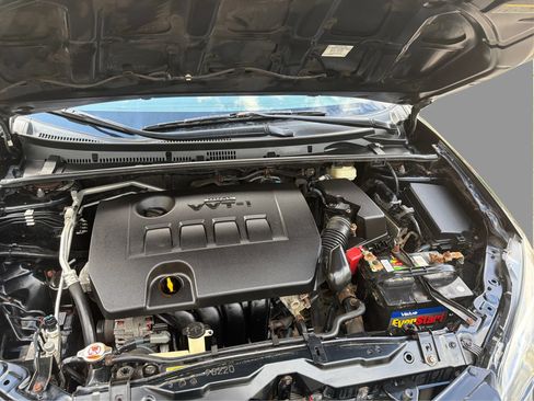 Used 2017 Toyota Corolla LE FWD image 13