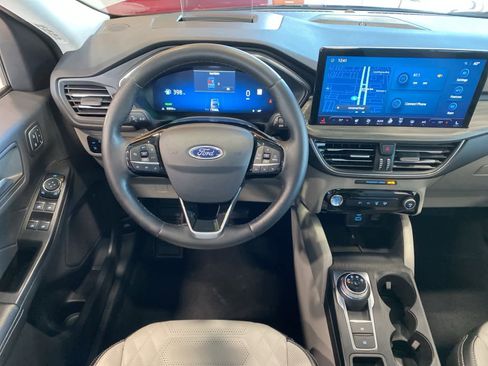 Used 2023 Ford Escape Platinum w/ Premium Technology Package image 15