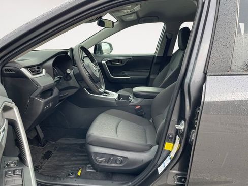 Used 2022 Toyota RAV4 XLE image 9