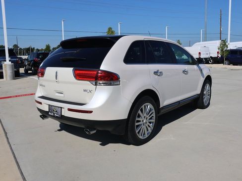 Used 2015 Lincoln MKX FWD w/ Equipment Group 102A image 5